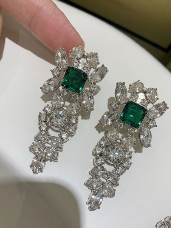 Jewelry - Gorgeous Emerald Green Crystal Statement Earrings - Brand New Set